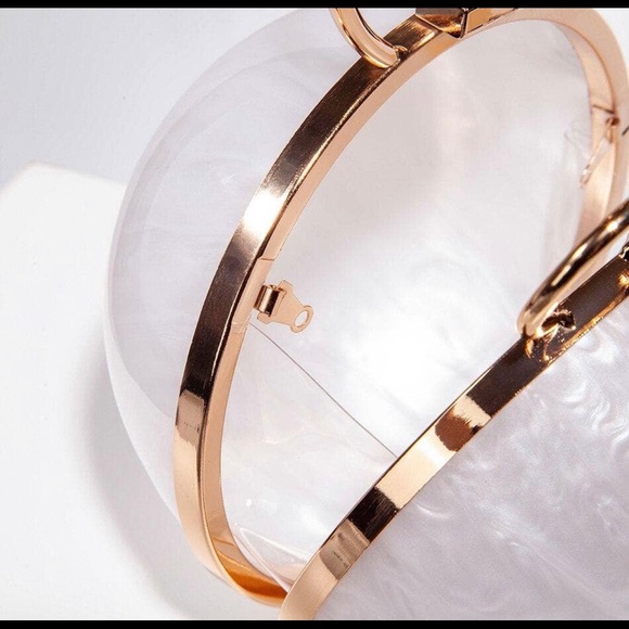 Saint Tropez Mother of Pearl Caviar Clutch - Picture 4 of 5